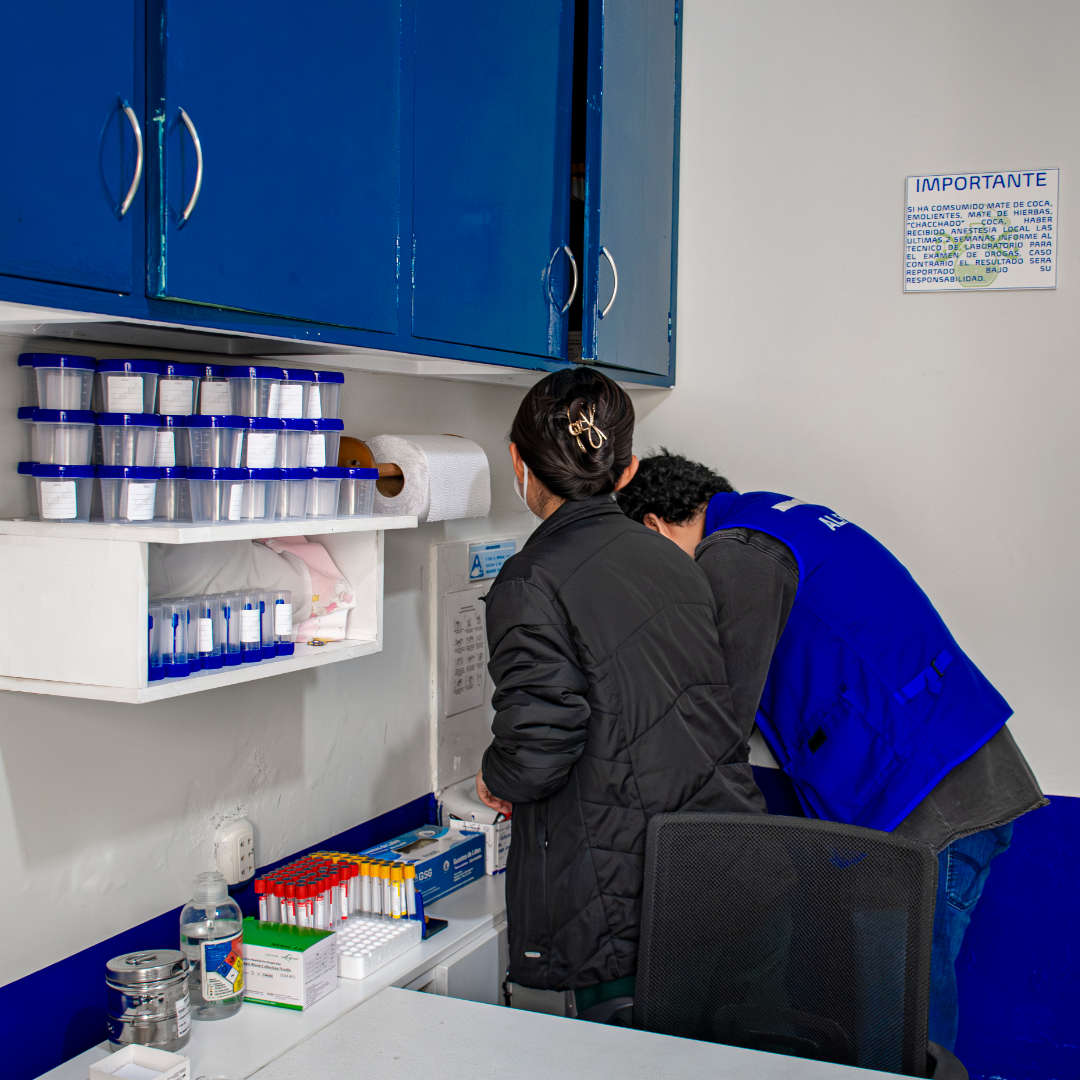 Implentos para sacar muestras de laboratorio Alfamedica